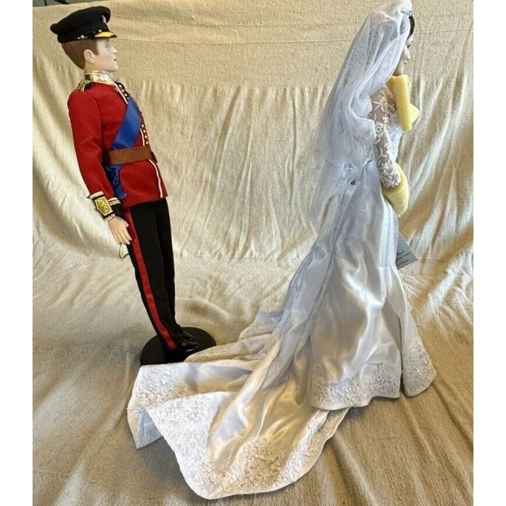 The Princess Kate Middleton Bride Prince William Groom Doll Danbury Complete